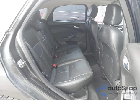 2016 Ford Focus Se z USA, uszkodzony, nr VIN 1FADP3K23GL307755